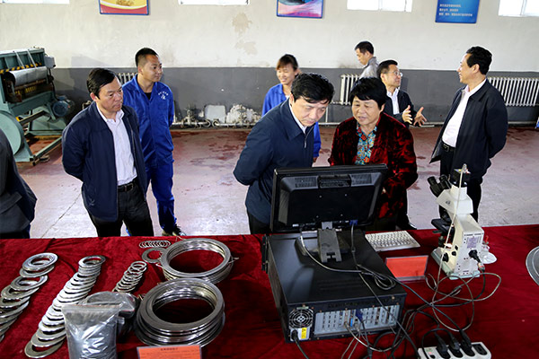 The president of Yang Tingshuang Hall of provincial science and technology hall and mayor Shao Guoqiang come to the development 